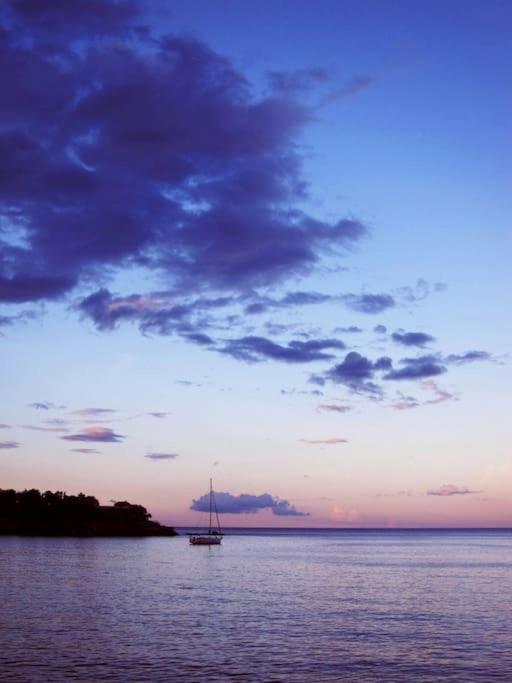 Lenico Beachfront Suites Agia Pelagia Dış mekan fotoğraf