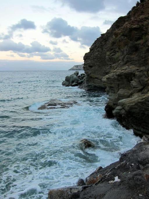 Lenico Beachfront Suites Agia Pelagia Dış mekan fotoğraf