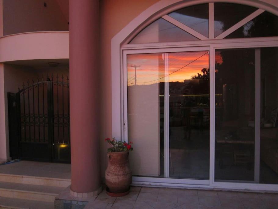 Lenico Beachfront Suites Agia Pelagia Dış mekan fotoğraf
