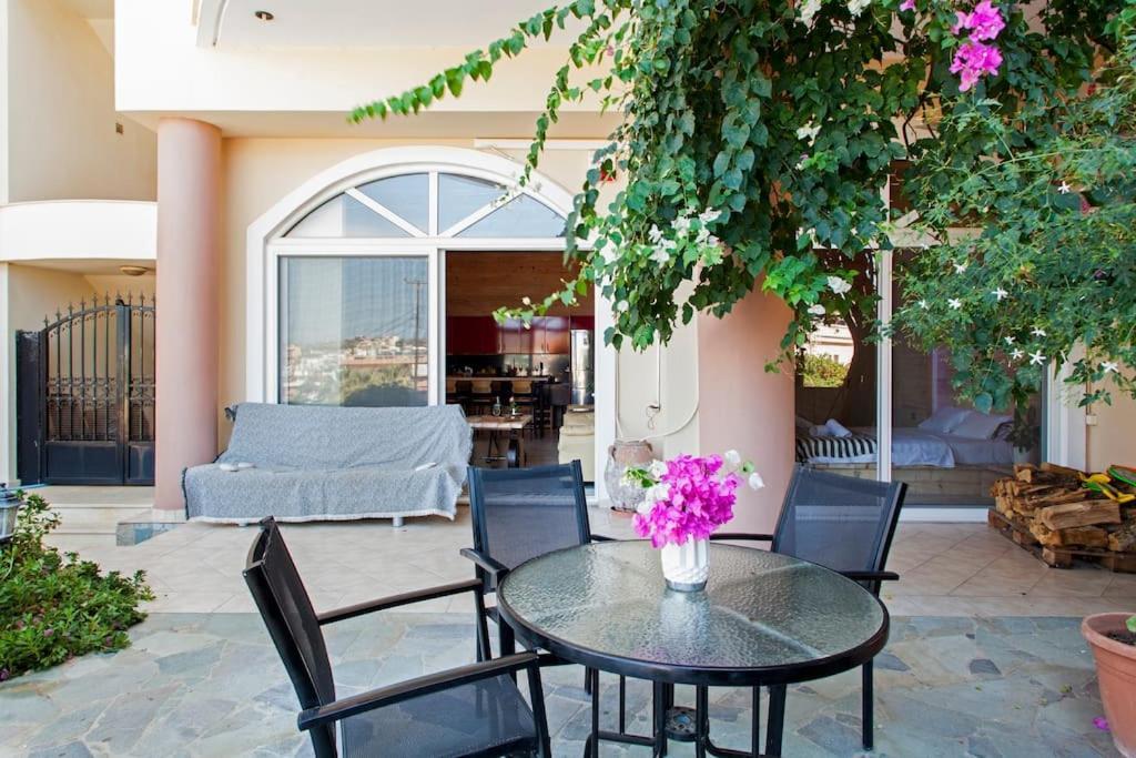 Lenico Beachfront Suites Agia Pelagia Dış mekan fotoğraf